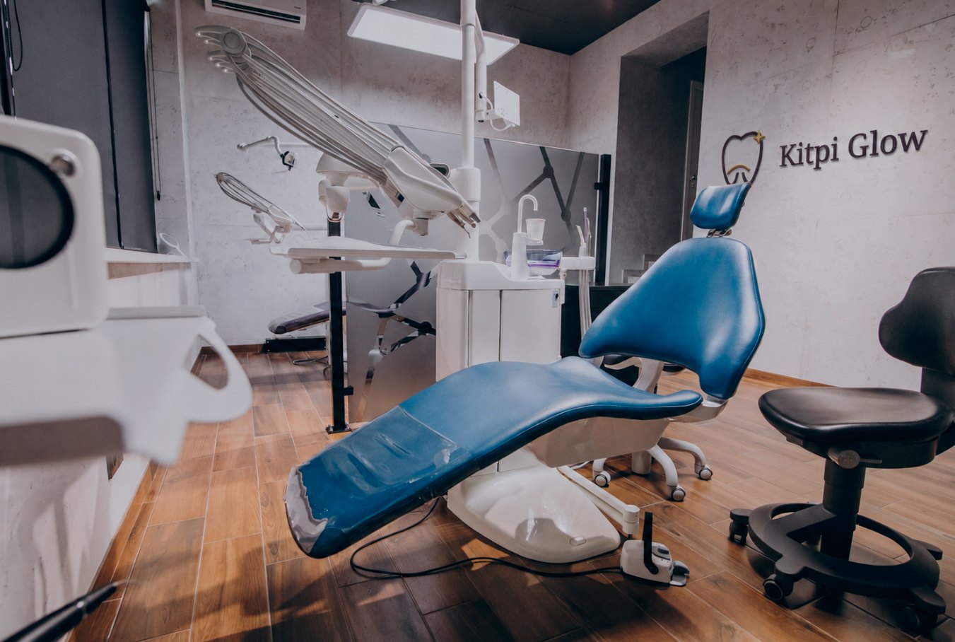 Interior of the Kitpi Glow dental treatment room